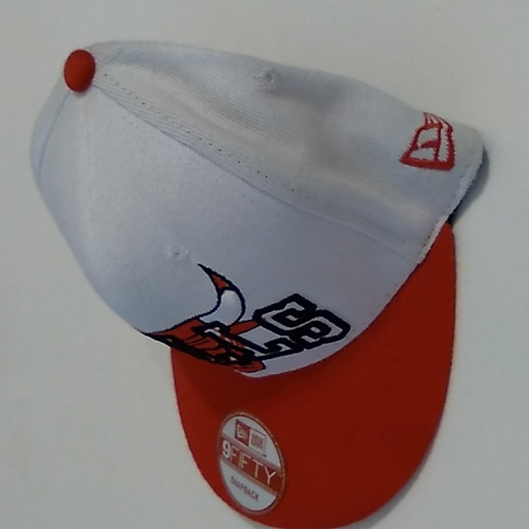 New Era 9FIFTY NBA Chicago Bulls Spell Out Logo Snapback Cap - Picture 2 of 8